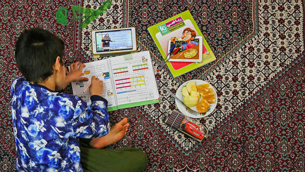 یادداشت‌های یک معلم: افزایش کار کودکان با مدرسه‌ی آنلاین