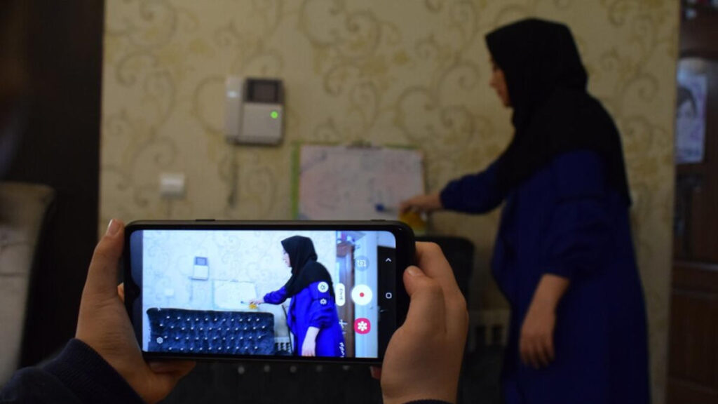 یادداشت‌های یک معلم: اضافه‌کاری آنلاین